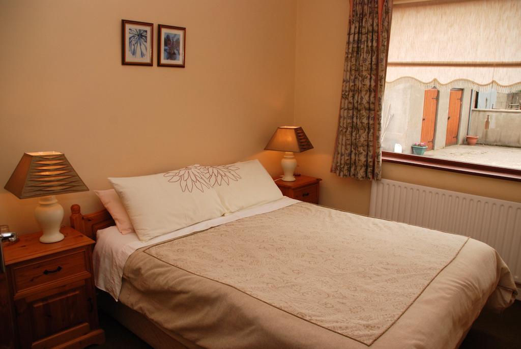 Cradog Farmhouse B&B Urlingford Rum bild